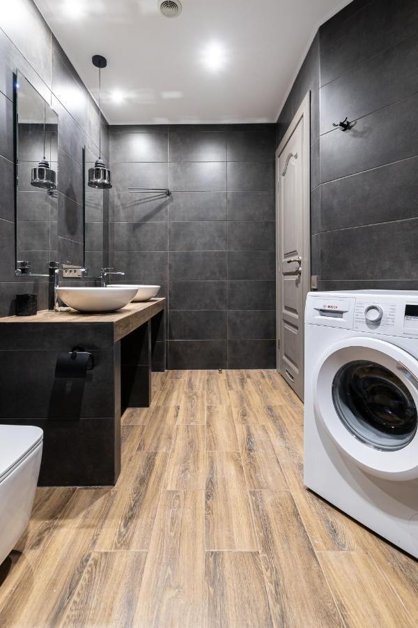 3 Room Apartments On Galytska Lviv Exterior photo