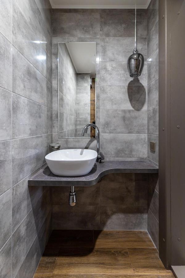 3 Room Apartments On Galytska Lviv Exterior photo