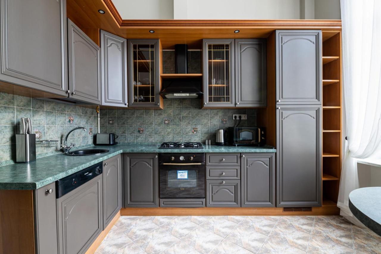 3 Room Apartments On Galytska Lviv Exterior photo