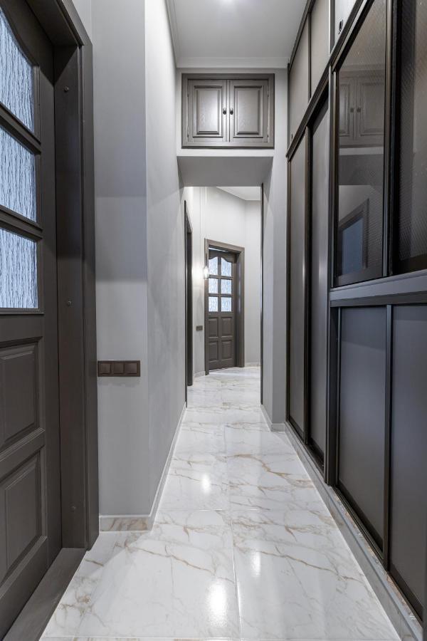 3 Room Apartments On Galytska Lviv Exterior photo